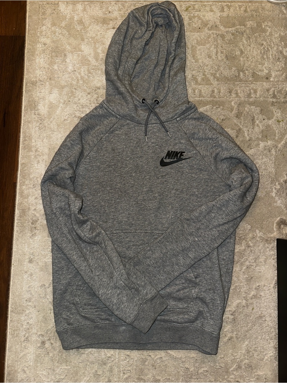 Nike women’s Gray crowl neck Pullover Hoodie